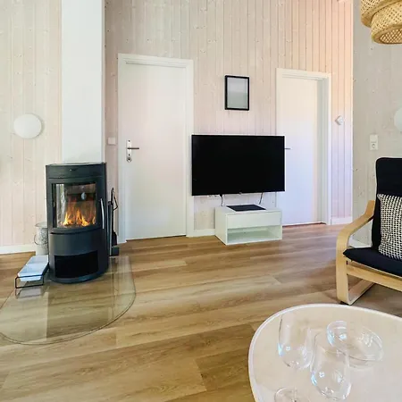 Holiday home Strandblick 4 *